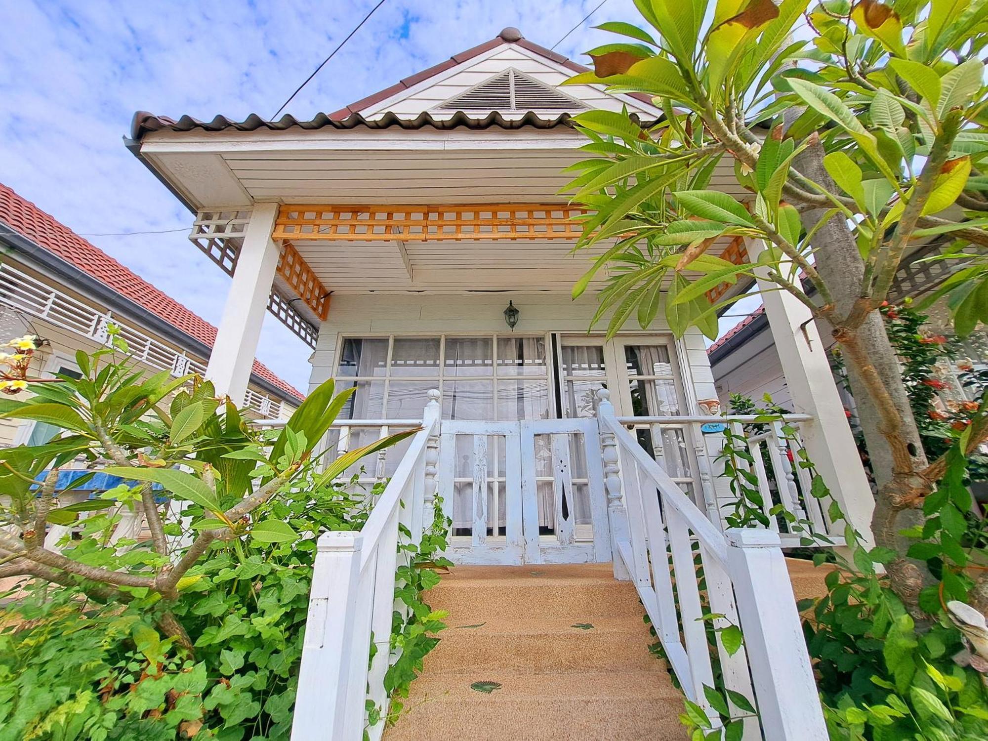 Prathana Garden Beach Resort HHQ Esterno foto